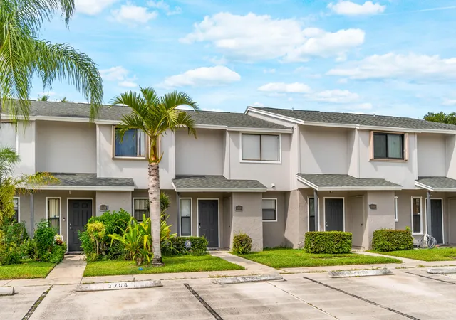 Photo 3 of Townhouse for sale at 3703 Inlet Cir, Greenacres, FL 33463 | MLS# B26057969 | Listing updated on 2026-10-01