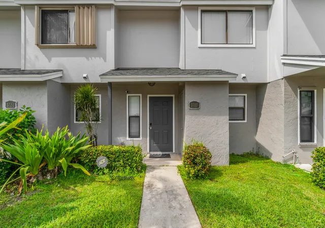 Photo 4 of Townhouse for sale at 3703 Inlet Cir, Greenacres, FL 33463 | MLS# B26057969 | Listing updated on 2026-10-01