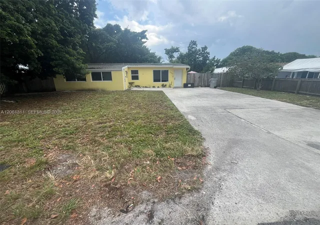 1st image of 240 Ne 23rd Ct, Pompano Beach, FL 33060 | MLS# A12061311