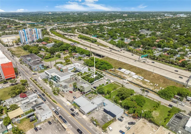 9th image of 272 Nw 37th St, Miami, FL 33127 | MLS# A12061034