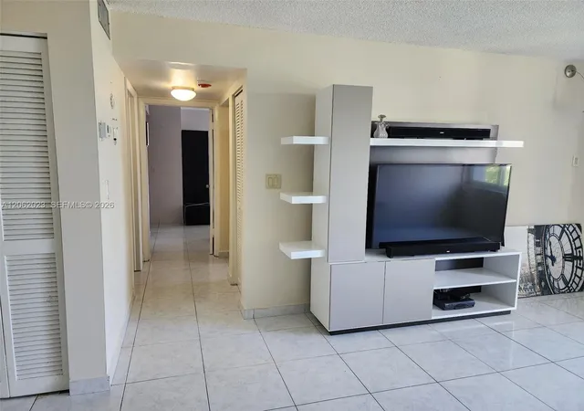 4th image of 250 180Th Dr #301, Sunny Isles Beach, FL 33160 | MLS# A12062023