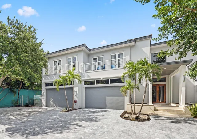 Photo 3 of Single family home for sale at 12 Sylvan Ln, Fort Lauderdale, FL 33316 | MLS# B26057993 | Listing updated on 2026-09-24