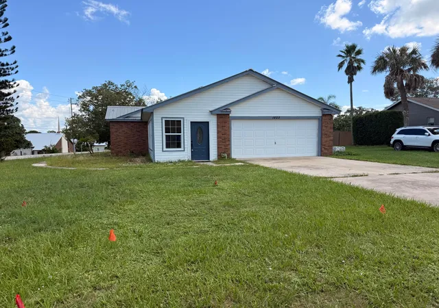 Single family home for sale at 1823 Roberta Ave, Sebring, FL 33870 | MLS# B26057994