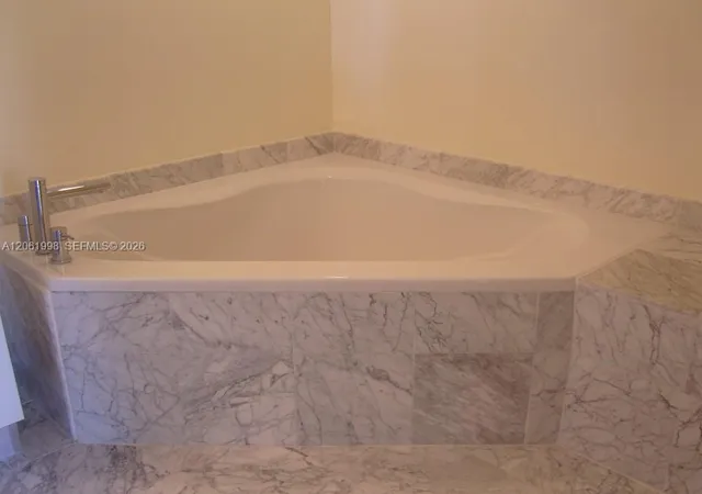 4th image of 3000 Ne 188Th St #603, Miami, FL 33180 | MLS# A12061998