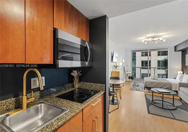 4th image of 1200 Brickell Bay Dr #1816, Miami, FL 33131 | MLS# A12061821