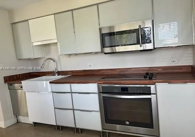 4th image of 1409 Ne 21St St, Wilton Manors, FL 33305 | MLS# A12061198