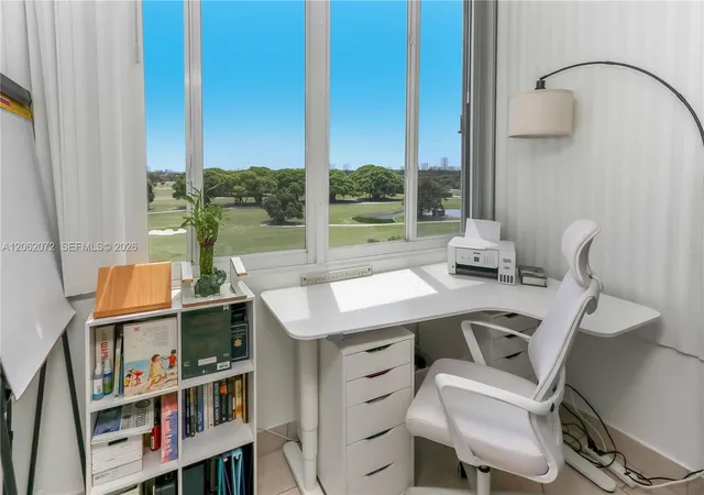 3rd image of 1700 Pierce St #703, Hollywood, FL 33020 | MLS# A12062072