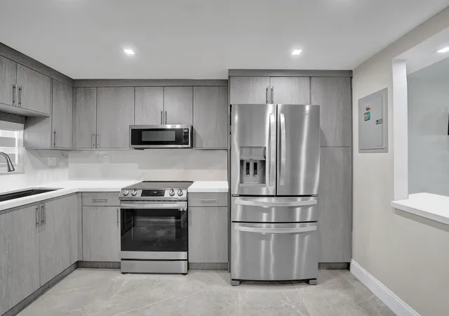 Photo 3 of Condo for sale at 9410 N Hollybrook Lake Dr #201, Pembroke Pines, FL 33025 | MLS# B26058073 | Listing updated on 2026-09-23