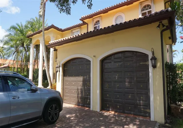 3rd image of 7333 Sw 122Nd Pl, Miami, FL 33183 | MLS# A12057681
