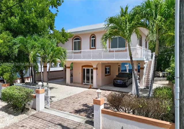 1st image of 123 Peace Ave, Tavernier, FL 33070 | MLS# A12062228