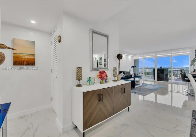 4th image of 18071 Biscayne Blvd #901, Aventura, FL 33160 | MLS# A12061770