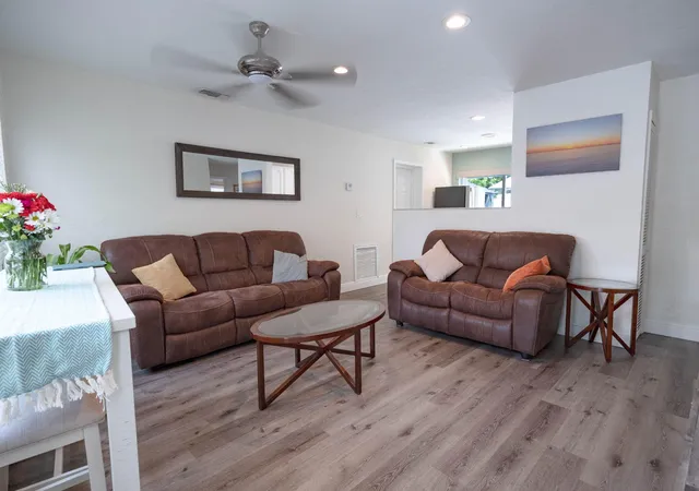 4th image of 1561 NE 30th Court, Pompano Beach, FL 33064 | MLS# B26058128