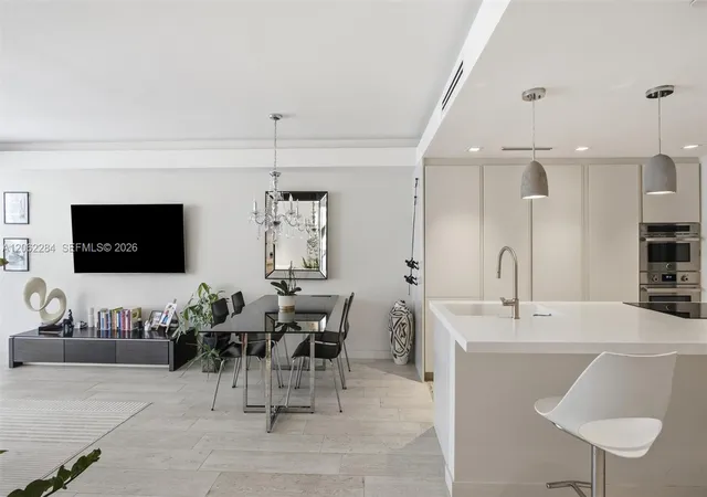 4th image of 5600 Collins Ave #5A, Miami Beach, FL 33140 | MLS# A12062284