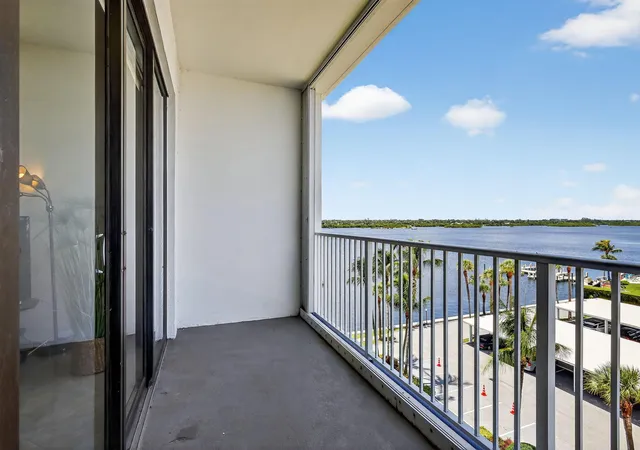 Photo 3 of Sale Pending at 2860 S Ocean Blvd #604, Palm Beach, FL 33480 | MLS# B26058159 | Listing updated on 2026-10-06