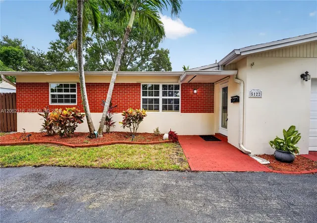 2nd image of 5122 Sw 92nd Ter, Cooper City, FL 33328 | MLS# A12062318