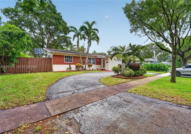 4th image of 5122 Sw 92Nd Ter, Cooper City, FL 33328 | MLS# A12062318