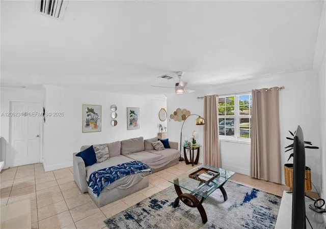 5th image of 5122 Sw 92Nd Ter, Cooper City, FL 33328 | MLS# A12062318