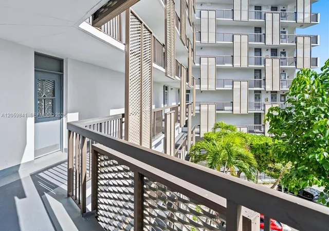 1st image of 20400 W Country Club Dr #310, Aventura, FL 33180 | MLS# A12059841