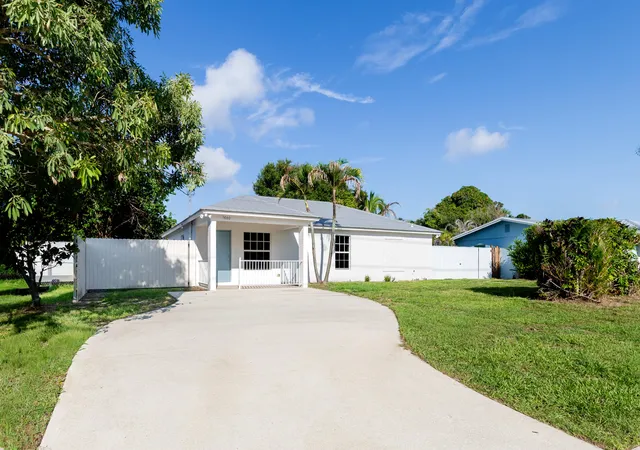 Photo 1 of Single family home for sale at 5060 Se Ebbtide Ave, Stuart, FL 34997 | MLS# B26058192 | Listing updated on 2026-10-07