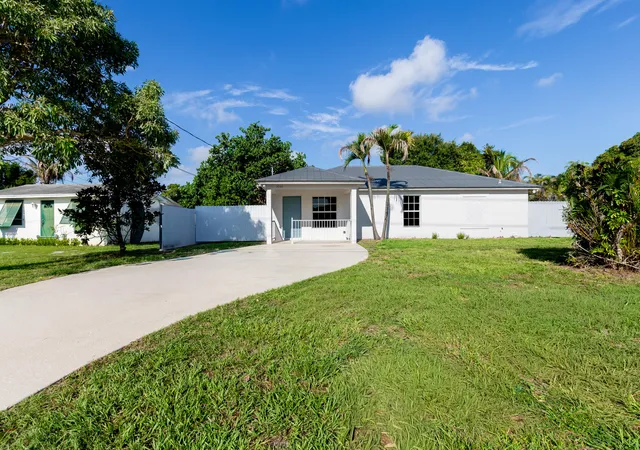 Photo 2 of Single family home for sale at 5060 Se Ebbtide Ave, Stuart, FL 34997 | MLS# B26058192 | Listing updated on 2026-10-07