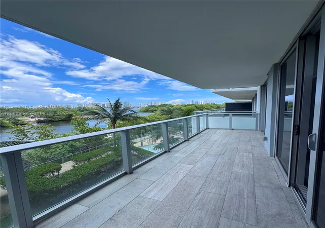 Condo for sale at 16385 Biscayne Blvd #305, Aventura, FL 33160 | MLS# A12062356 | Listing updated on 2026-07-31