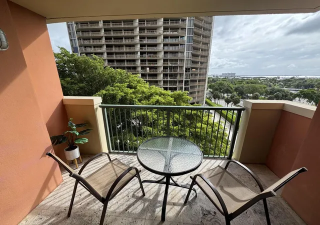 Photo 4 of Sale Pending at 2951 S Bayshore Dr #805, Miami, FL 33133 | MLS# B26058198 | Listing updated on 2026-10-09