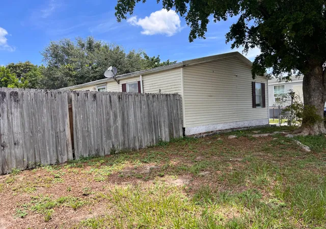 14th image of 10629 S 228th Ln, Boca Raton, FL 33428 | MLS# B26058204