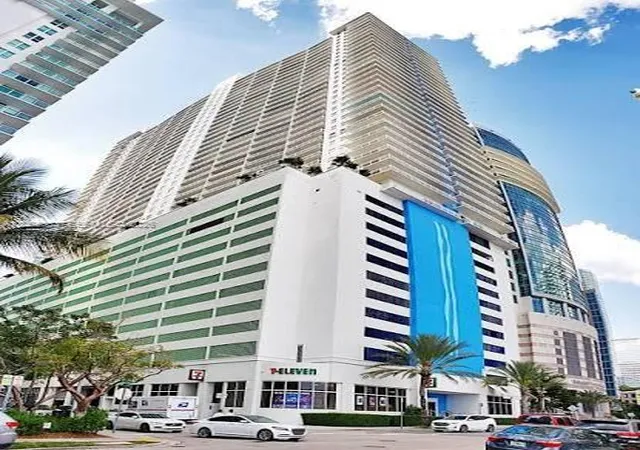 26th image of 1200 Brickell Bay Dr #2502, Miami, FL 33131 | MLS# A12062383