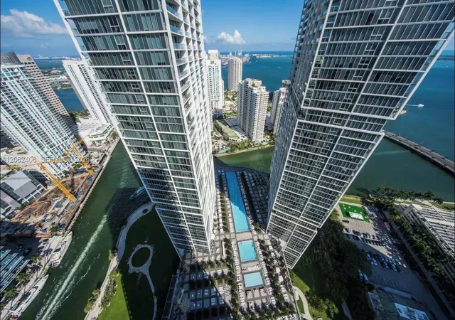 2nd image of 485 Brickell Ave #4711, Miami, FL 33131 | MLS# A12062406