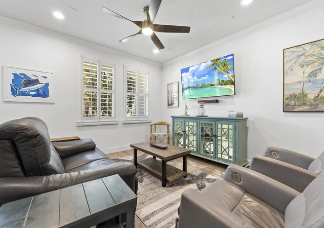 3rd image of 1215 N Community Dr, Jupiter, FL 33458 | MLS# B26058228