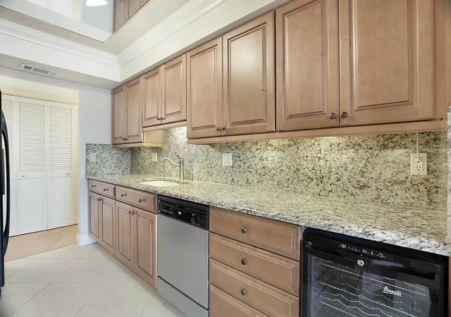 Photo 1 of Sale Pending at 800 Jeffery St #409, Boca Raton, FL 33487 | MLS# B26058239 | Listing updated on 2026-08-05