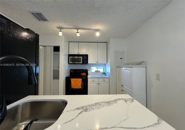 5th image of 8630 Sw 3Rd St #101, Pembroke Pines, FL 33025 | MLS# A12062472