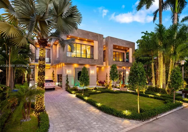 Photo 1 of Mansion for sale at 905 Belle Meade Is Dr, Miami, FL 33138 | MLS# A12062359 | Listing updated on 2026-10-30