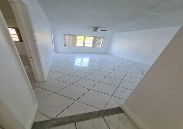 Photo 3 of Condo for sale at 2820 Ne 201st Terrace #F106, Miami, FL 33180 | MLS# B26058308 | Listing updated on 2026-09-23