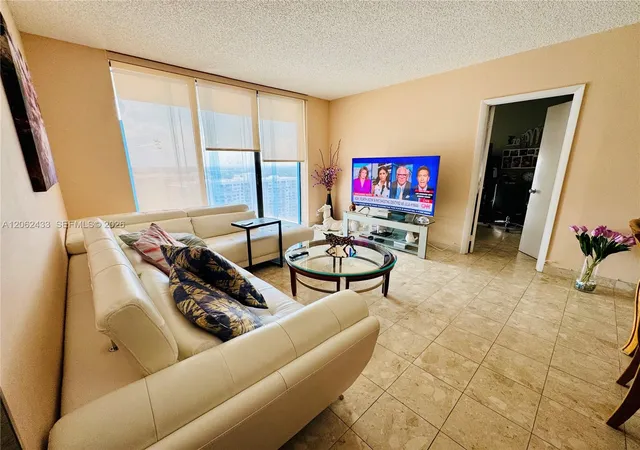 4th image of 18181 Ne 31St Ct #PH03, North Miami Beach, FL 33160 | MLS# A12062433