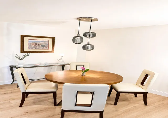 Photo 3 of Condo for sale at 1000 Spanish River Rd #2J, Boca Raton, FL 33432 | MLS# B26058331 | Listing updated on 2026-09-23