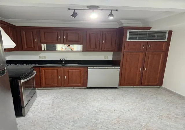 3rd image of 2851 Ne 183Rd St #1609E, Aventura, FL 33160 | MLS# A12061497