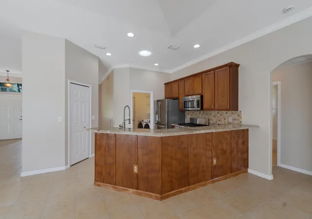 Photo 3 of Single family home for sale at 1025 Southlakes Way SW, Vero Beach, FL 32968 | MLS# B26058365 | Listing updated on 2026-10-07