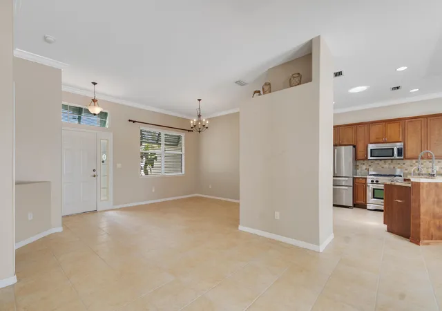 Photo 4 of Single family home for sale at 1025 Southlakes Way SW, Vero Beach, FL 32968 | MLS# B26058365 | Listing updated on 2026-10-07
