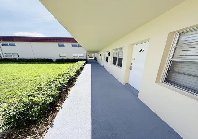 Photo 2 of Condo for sale at 40 Woodland Dr #105, Vero Beach, FL 32962 | MLS# B26058385 | Listing updated on 2026-09-28