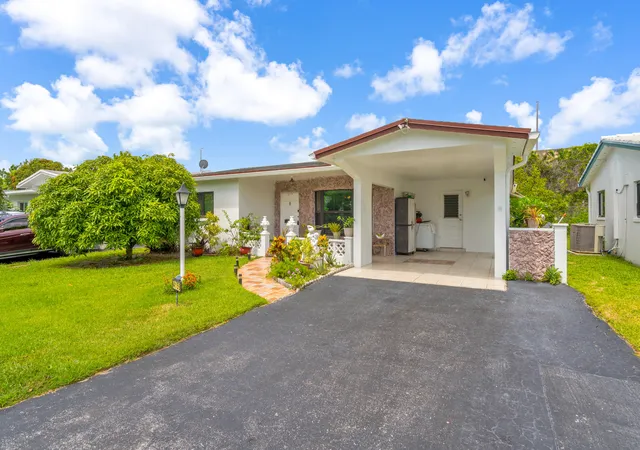Photo 2 of Single family home for sale at 4159 Nw 52nd Avenue, Lauderdale Lakes, FL 33319 | MLS# B26058390 | Listing updated on 2026-09-23