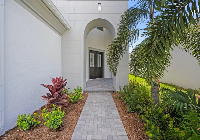 Photo 4 of Single family home for sale at 13722 Century Oak Cir, Westlake, FL 33470 | MLS# B26058419 | Listing updated on 2026-09-23