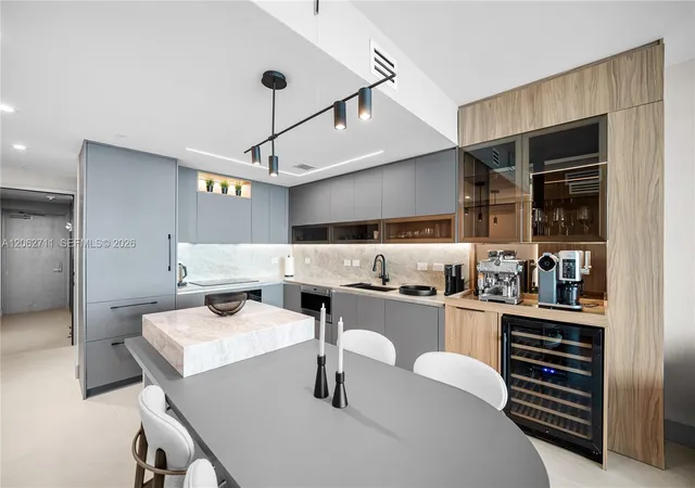 3rd image of 3131 Ne 7Th Ave #2805, Miami, FL 33137 | MLS# A12062711