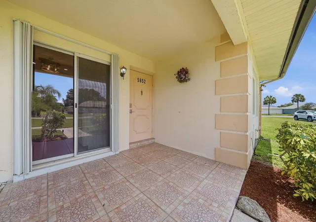 3rd image of 5852 Dream Ct #35D, Fort Pierce, FL 34982 | MLS# B26058432