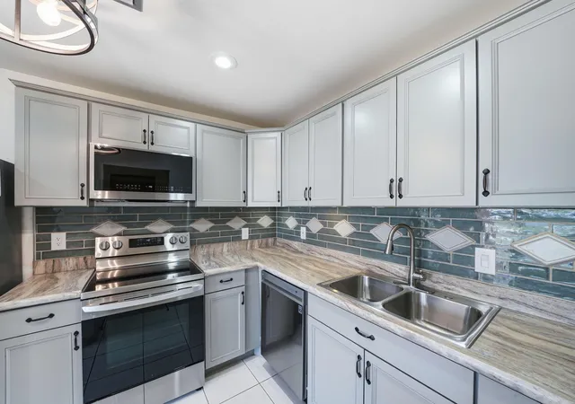 5th image of 5852 Dream Ct #35D, Fort Pierce, FL 34982 | MLS# B26058432