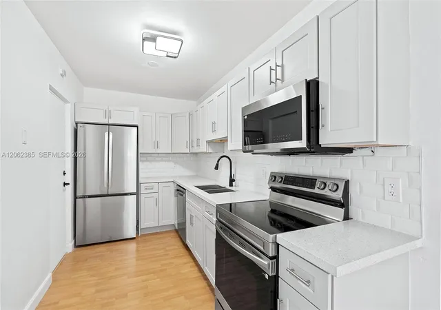 2nd image of 1880 S Treasure Dr #3D, North Bay Village, FL 33141 | MLS# A12062385