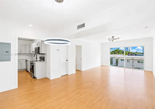 3rd image of 1880 S Treasure Dr #3D, North Bay Village, FL 33141 | MLS# A12062385