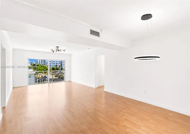 4th image of 1880 S Treasure Dr #3D, North Bay Village, FL 33141 | MLS# A12062385