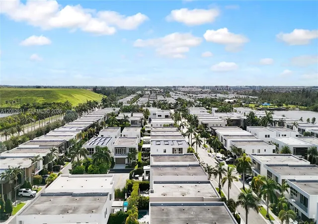 38th image of 7447 Nw 97th Ct, Doral, FL 33178 | MLS# A12062831