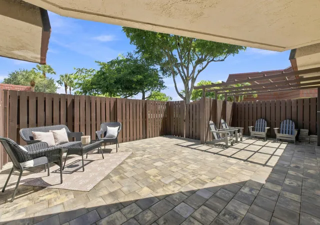 Photo 2 of Sale Pending at 8554 Boca Rio Dr, Boca Raton, FL 33433 | MLS# B26058528 | Listing updated on 2026-10-07